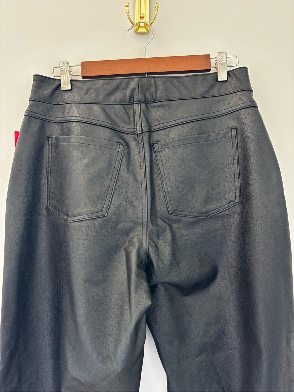NWT SPANX Leather-Like Slim Straight Pants Luxe Black Size Large Stretch - Picture 11 of 16